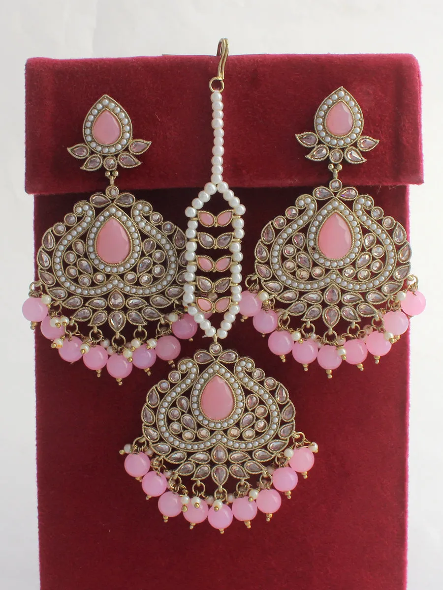 Akshita Earrings & Tikka