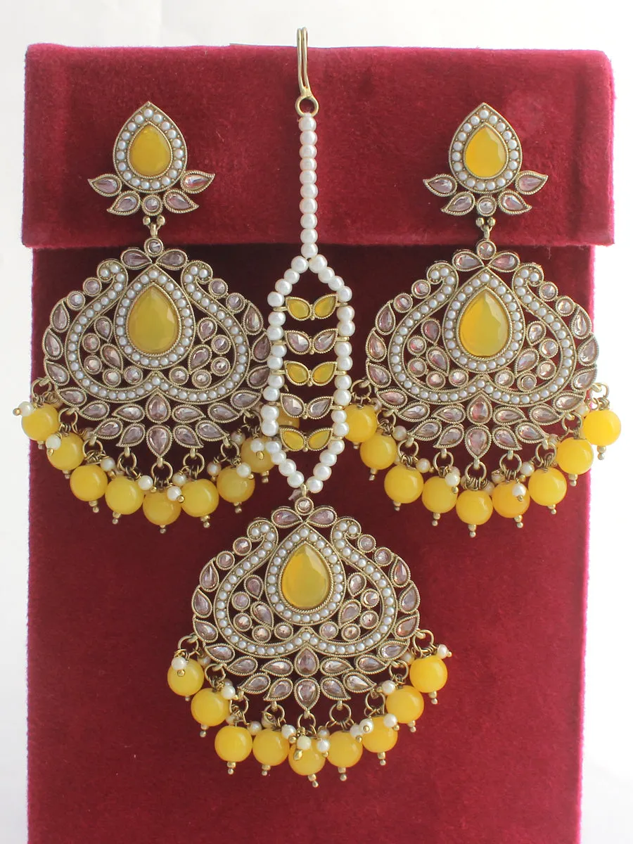 Akshita Earrings & Tikka