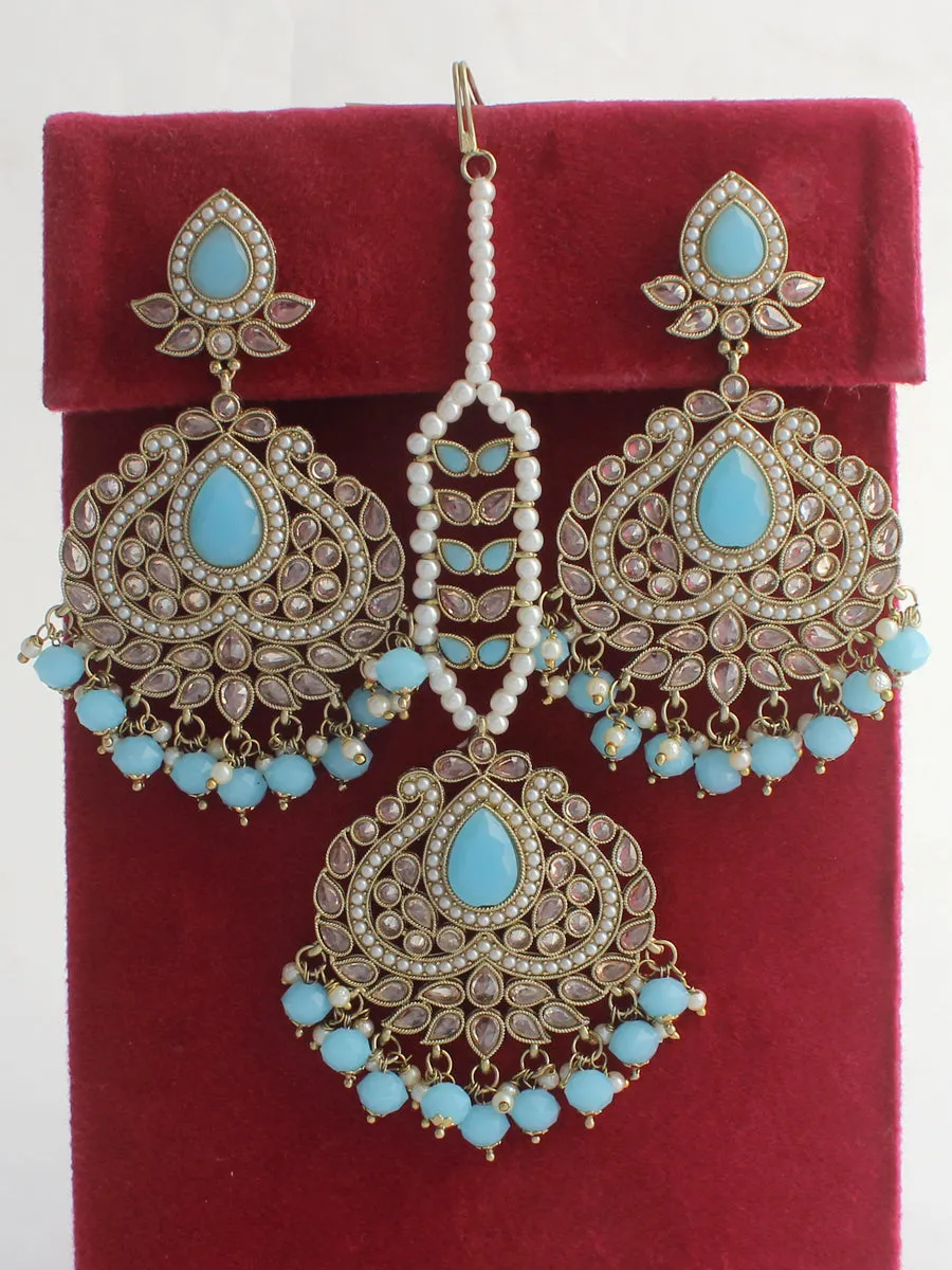Akshita Earrings & Tikka