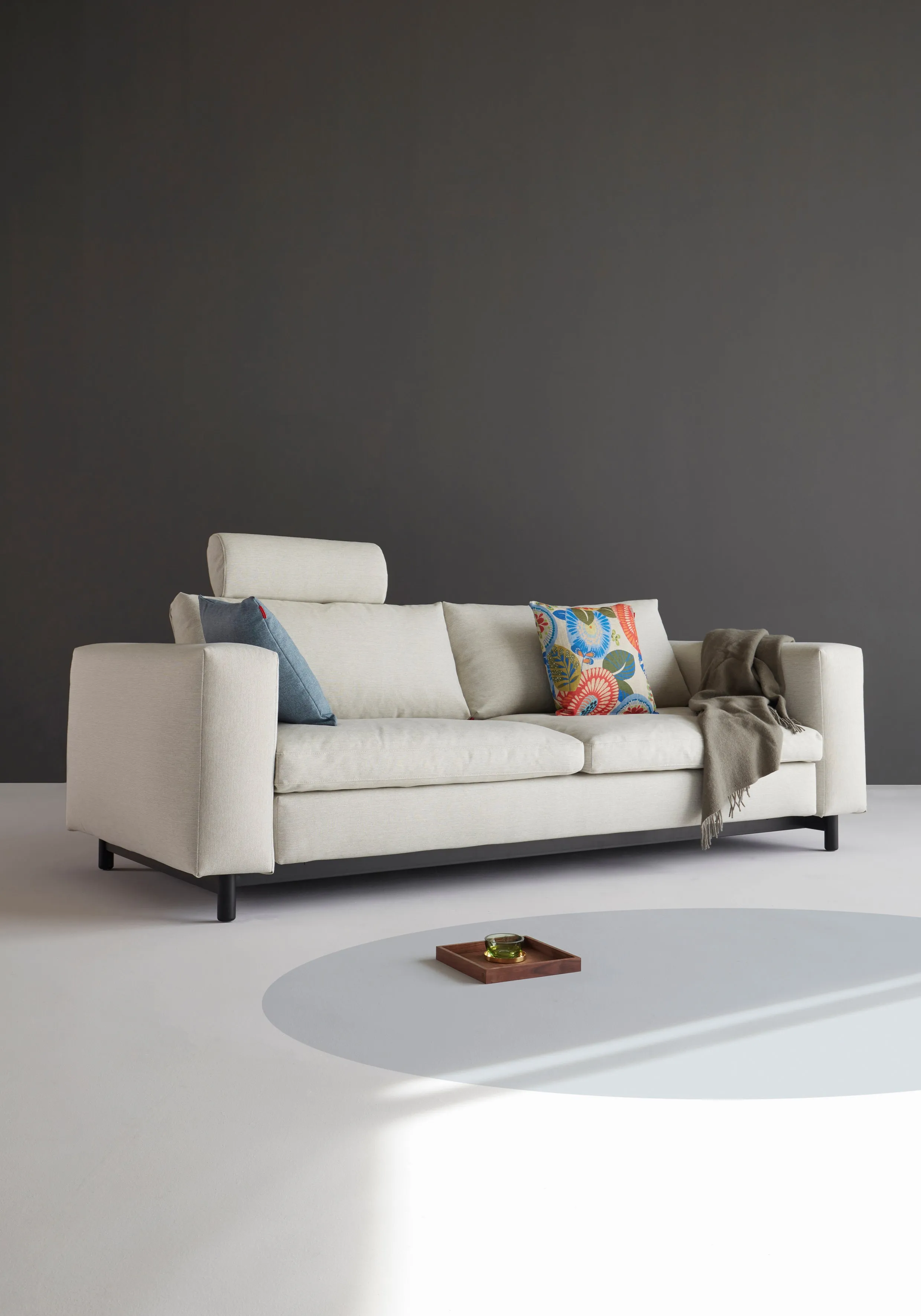 Magni Neutral Sofa